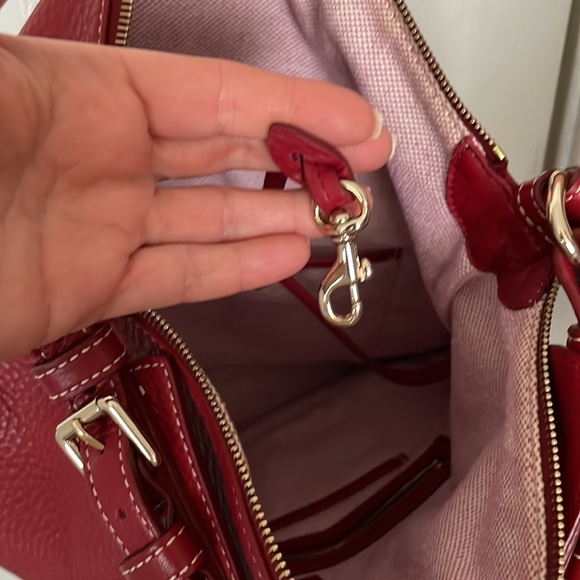 New oversized Dooney & Bourke pebbled grain leather shoulder bag - Picture 7 of 8